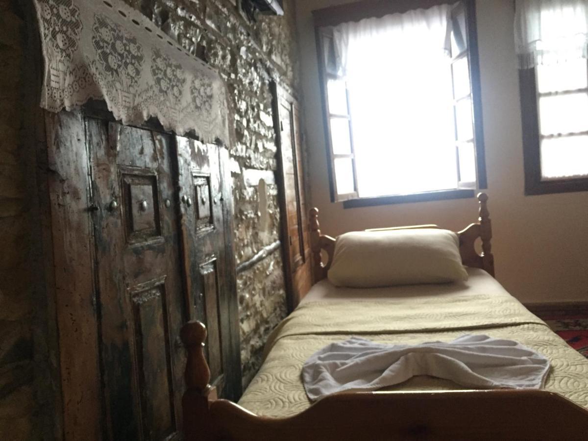 Guest House Salaria Gjirokastër Buitenkant foto
