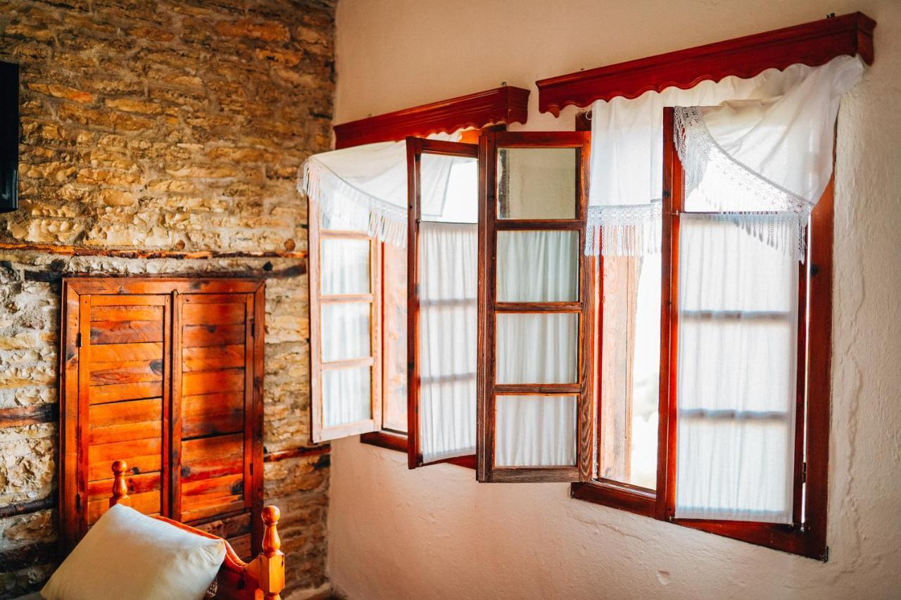 Guest House Salaria Gjirokastër Buitenkant foto