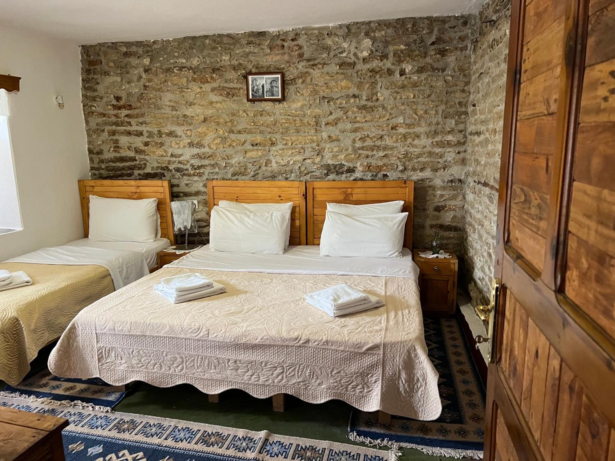 Guest House Salaria Gjirokastër Buitenkant foto
