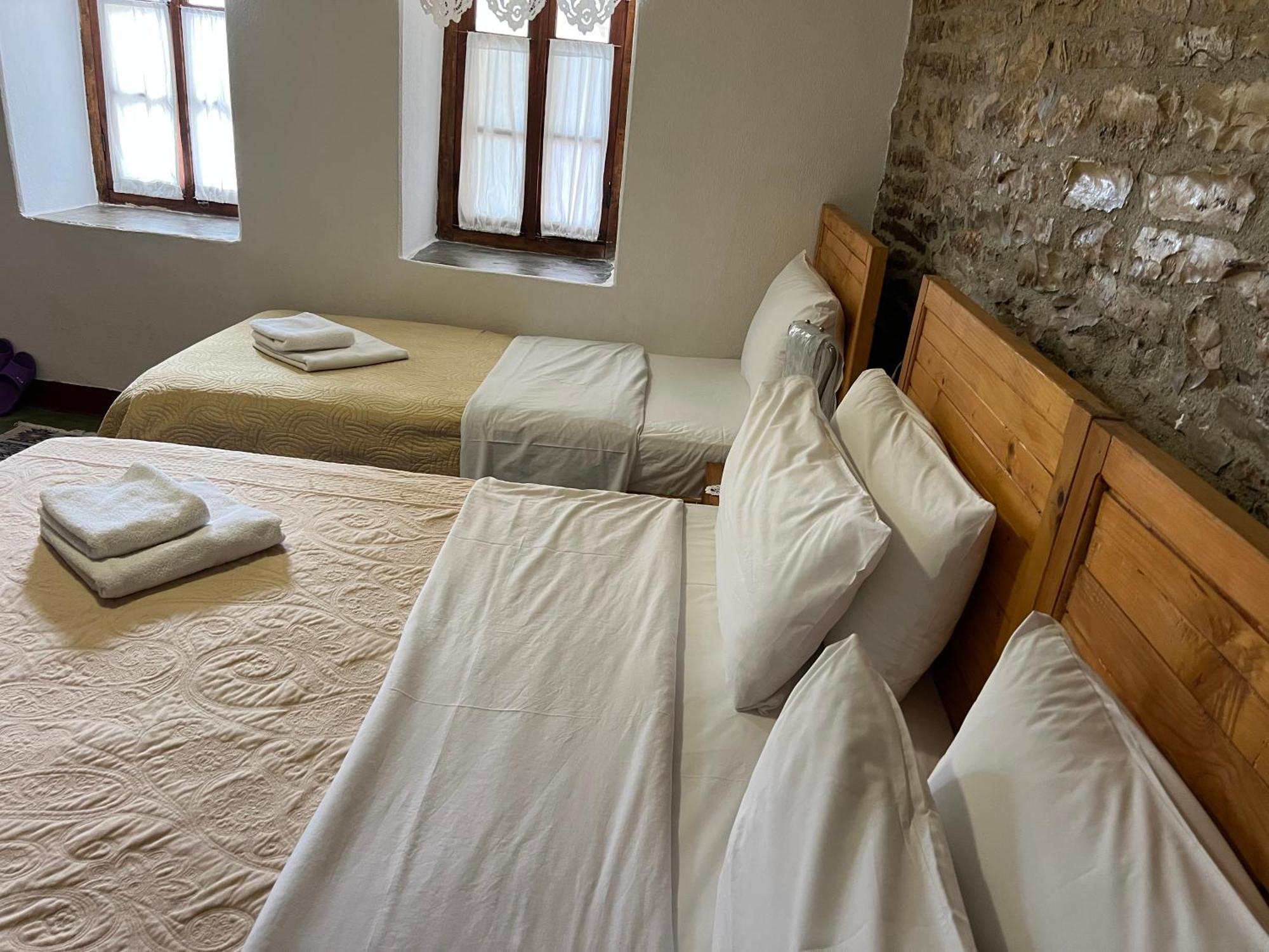 Guest House Salaria Gjirokastër Buitenkant foto