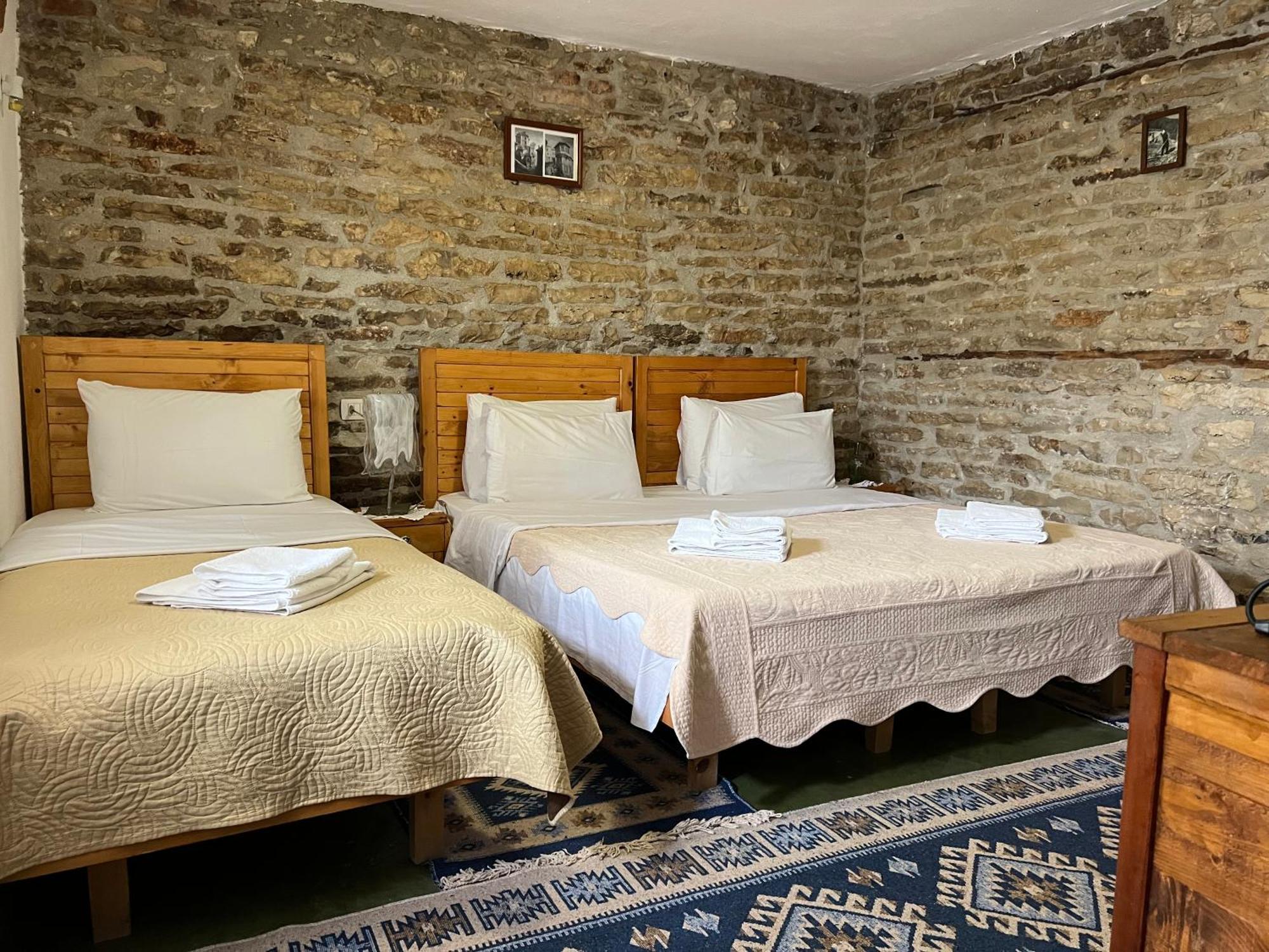 Guest House Salaria Gjirokastër Buitenkant foto