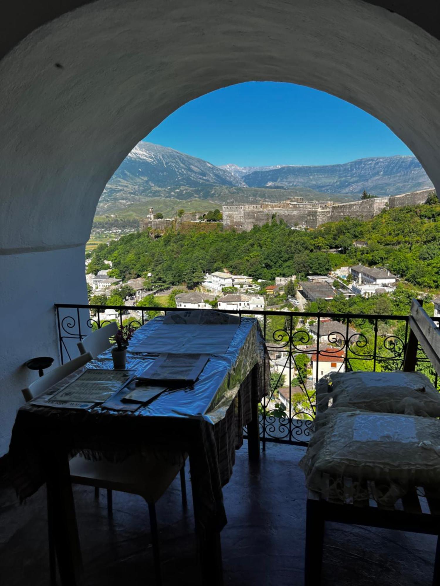 Guest House Salaria Gjirokastër Buitenkant foto