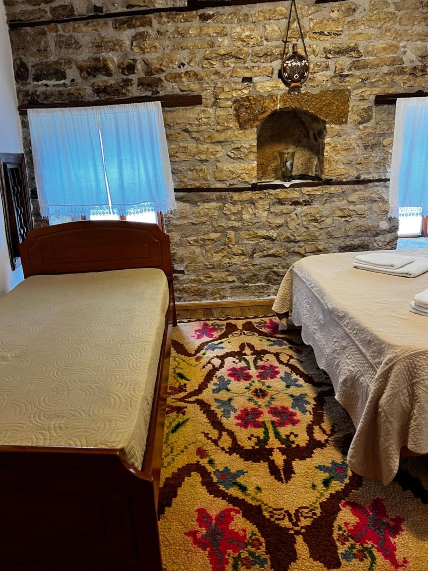 Guest House Salaria Gjirokastër Buitenkant foto