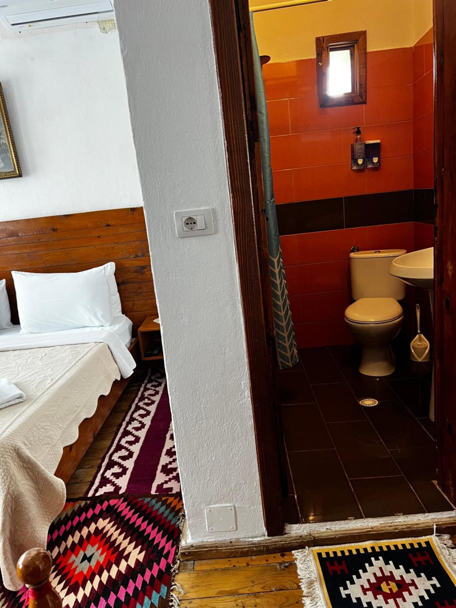 Guest House Salaria Gjirokastër Buitenkant foto