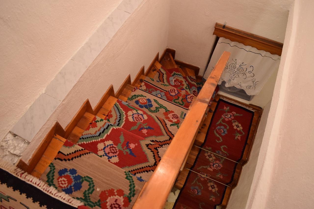 Guest House Salaria Gjirokastër Buitenkant foto