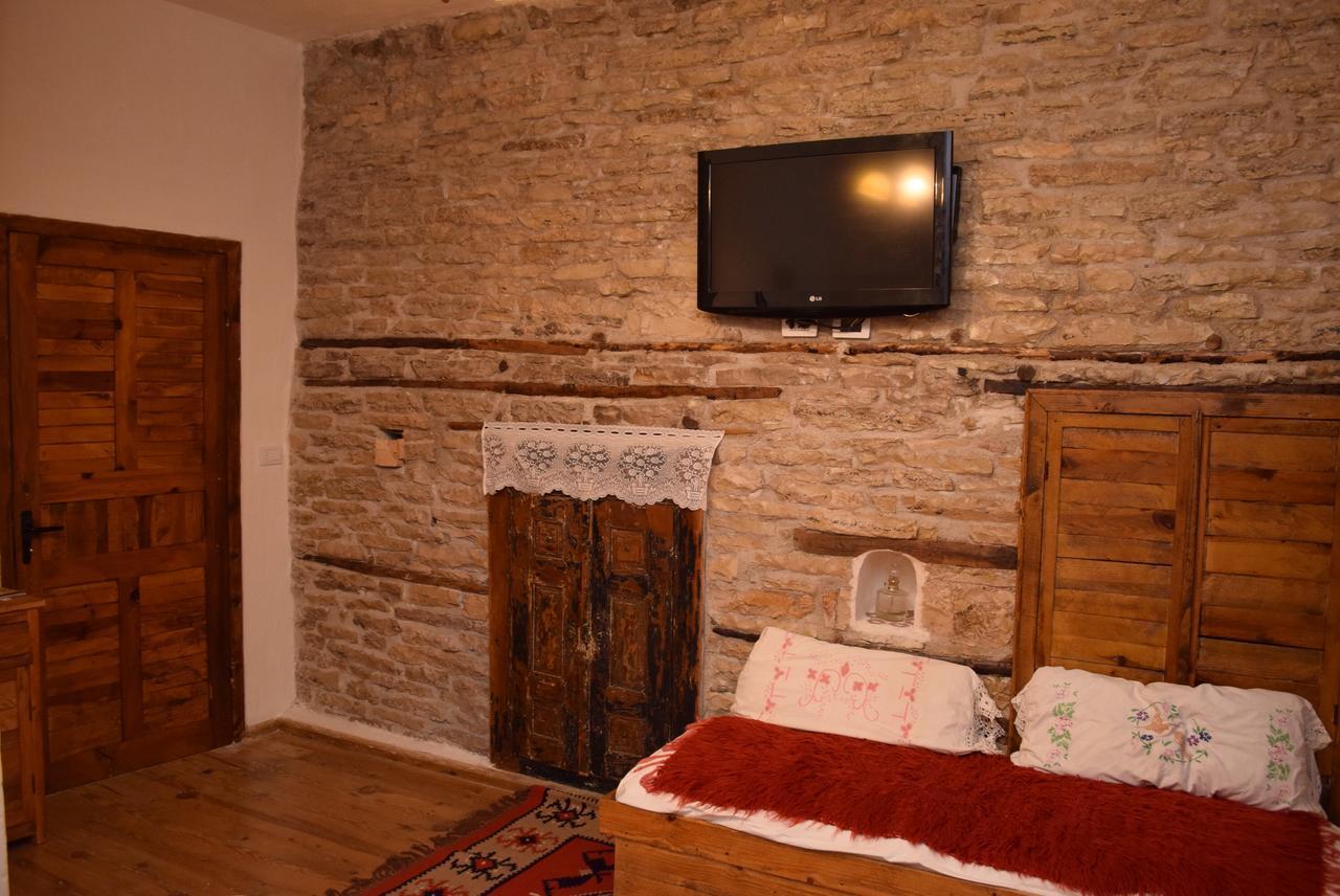 Guest House Salaria Gjirokastër Buitenkant foto