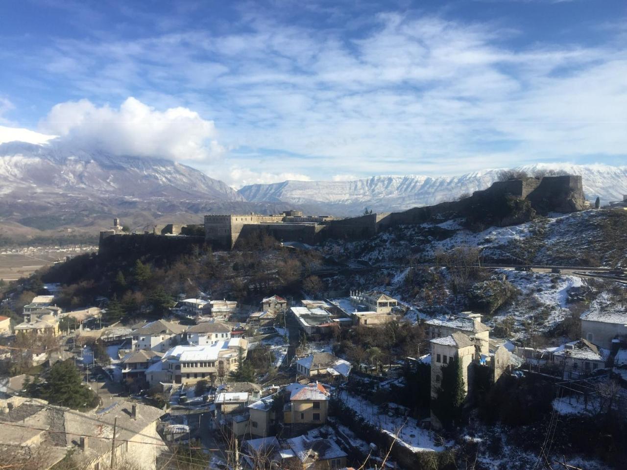 Guest House Salaria Gjirokastër Buitenkant foto